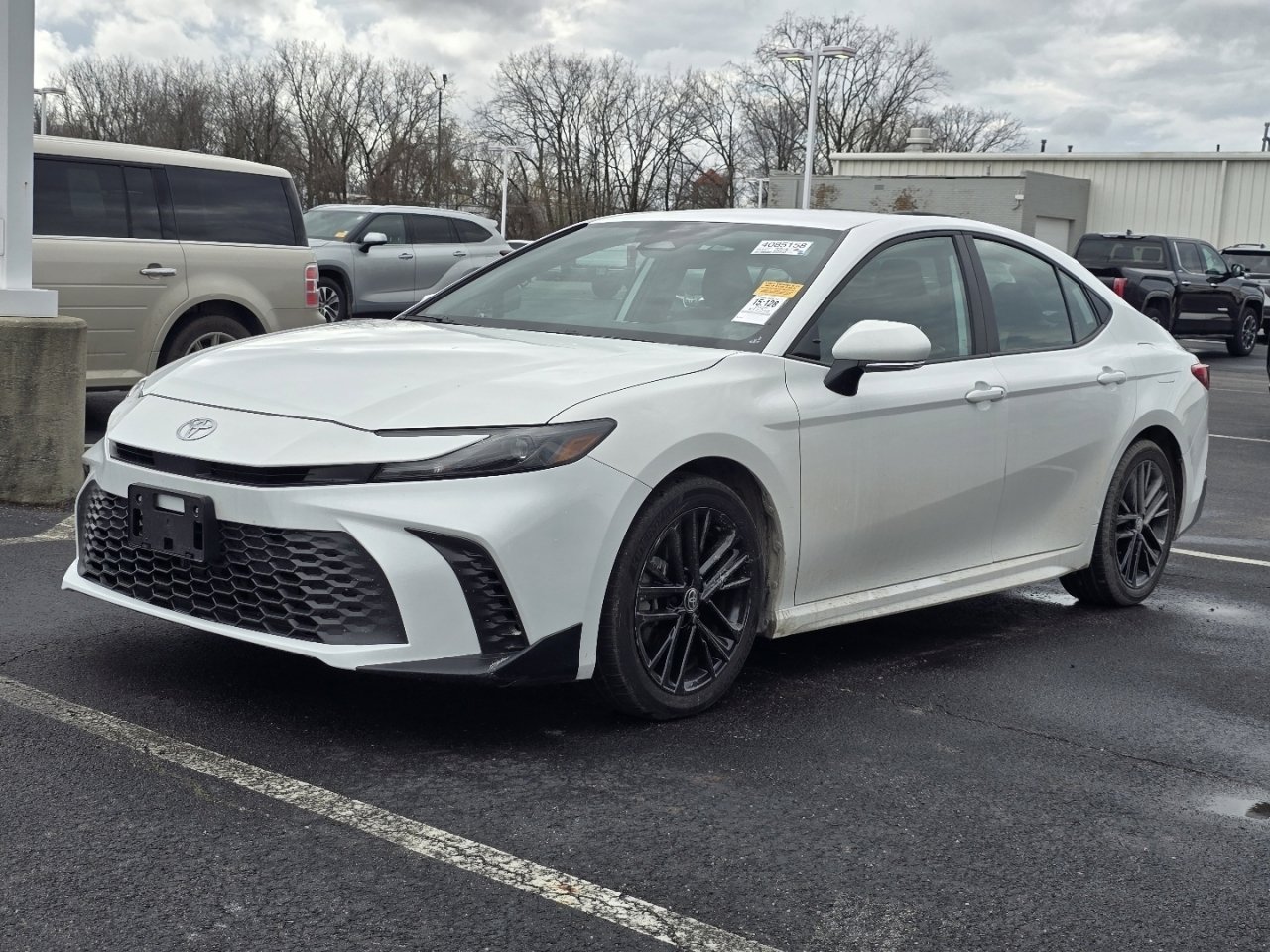 Certified 2025 Toyota Camry SE image 3