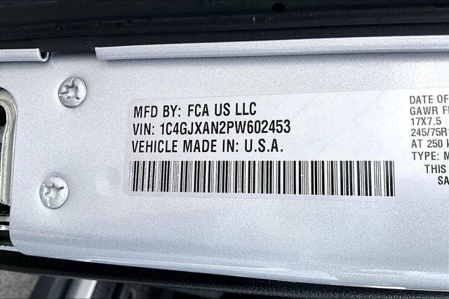 Used 2023 Jeep Wrangler Sport AWD/4WD image 16