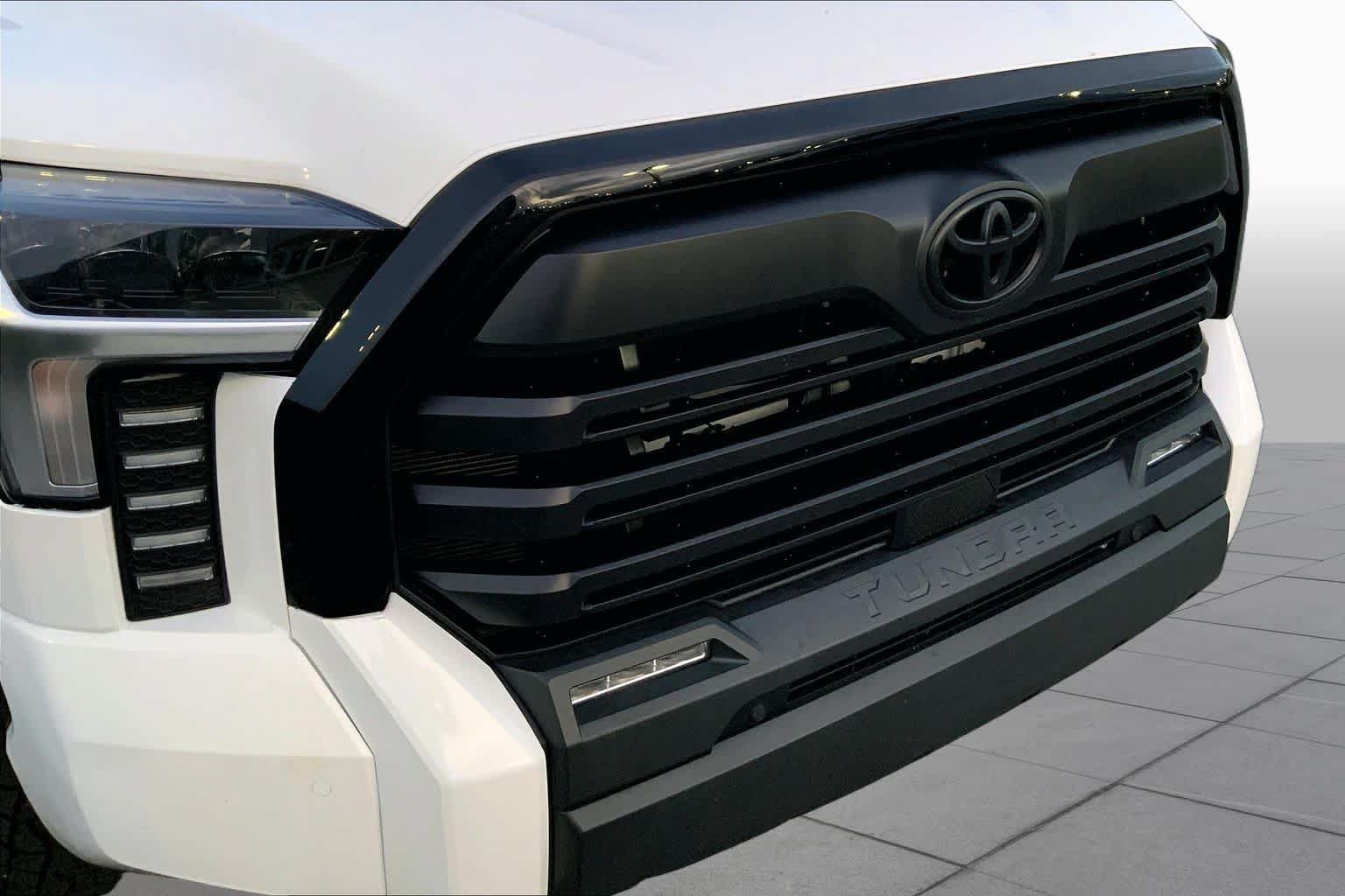 Used 2023 Toyota Tundra SR5 w/ SR5 Convenience Package AWD/4WD image 27