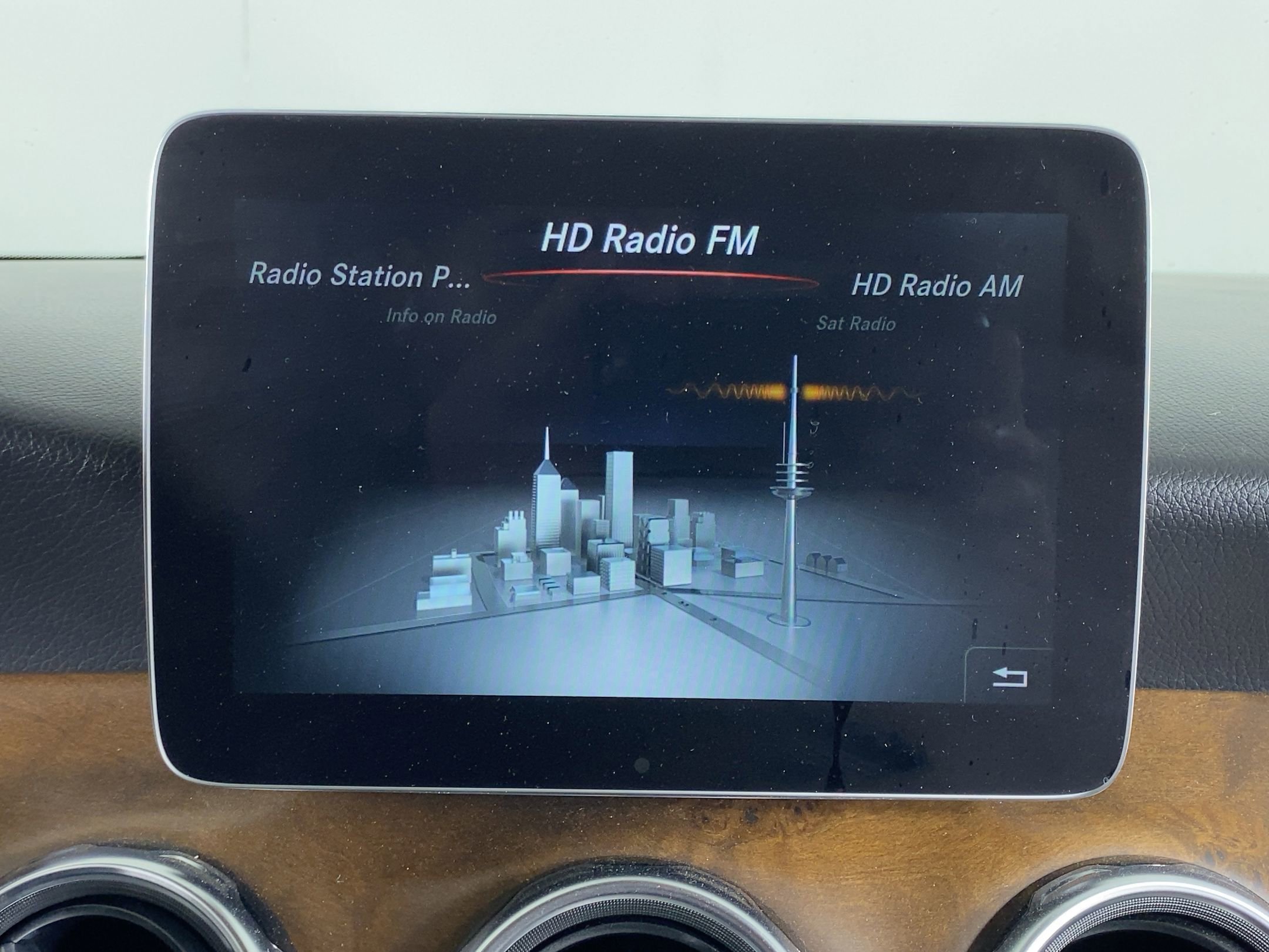 Used 2018 Mercedes-Benz GLA 250 image 22