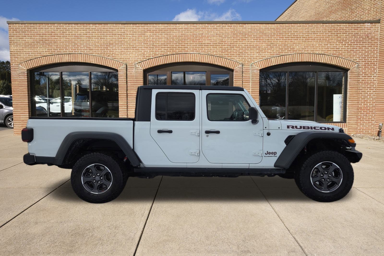 Used 2022 Jeep Gladiator Rubicon w/ Cold Weather Group image 2