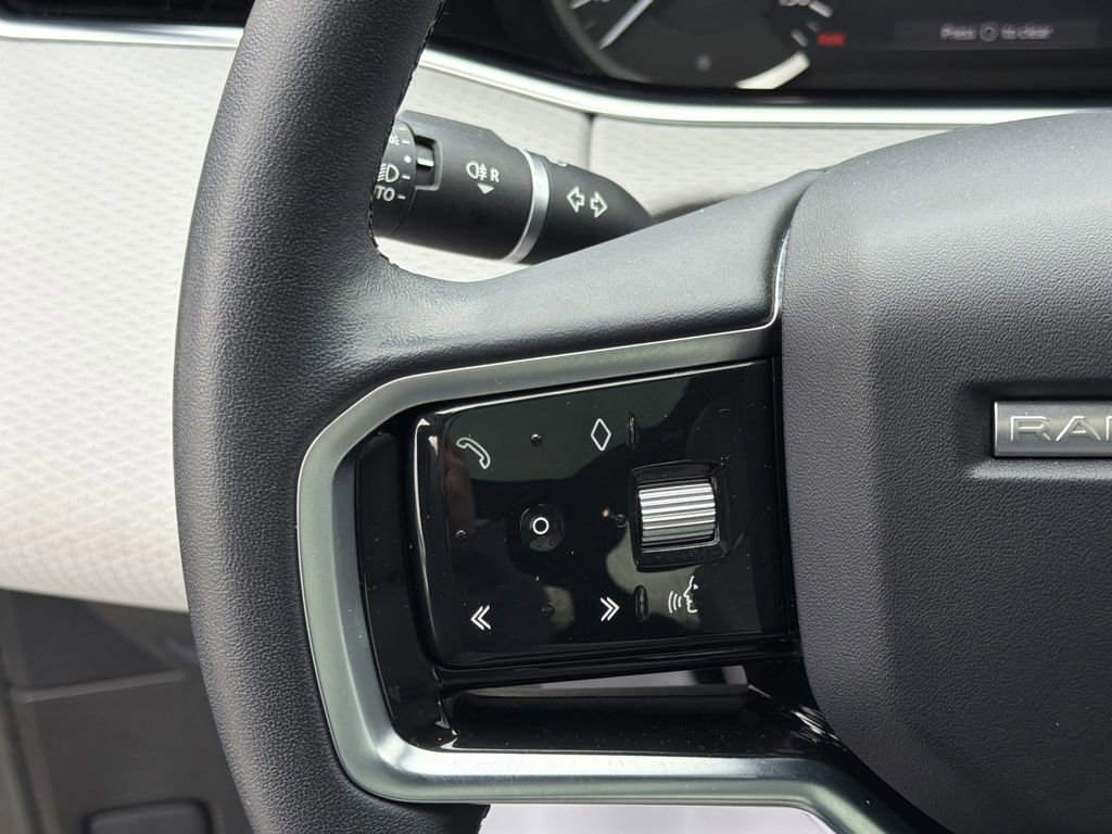 Used 2023 Land Rover Range Rover Evoque S image 18