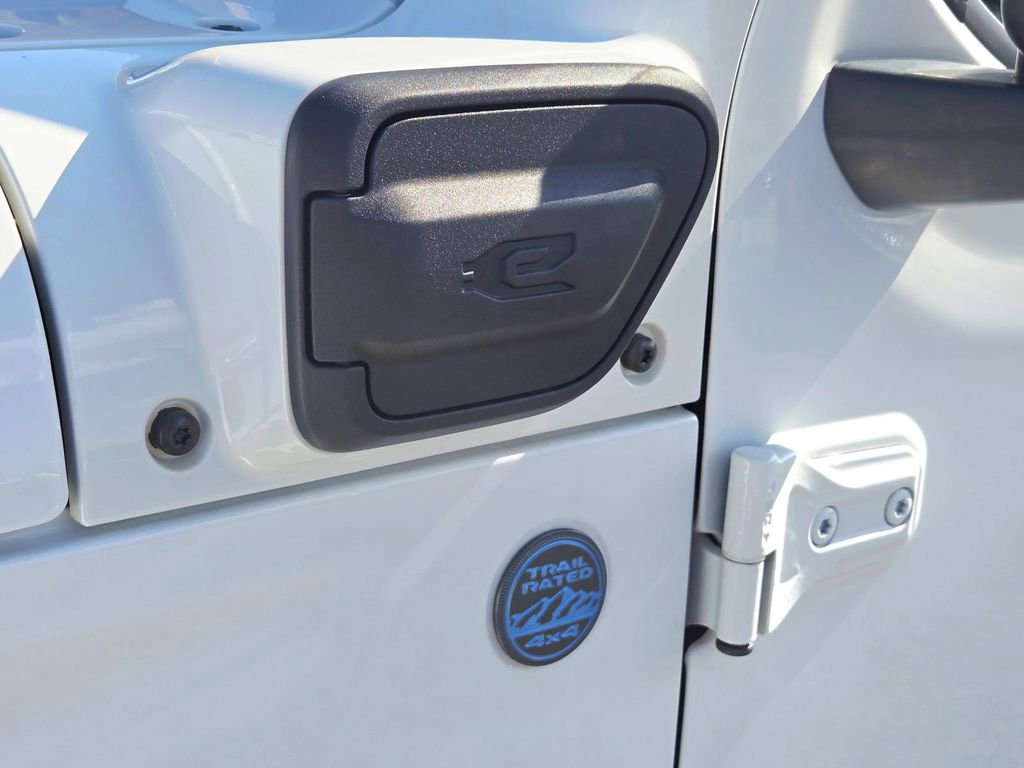 Used 2021 Jeep Wrangler Unlimited Rubicon 4xe w/ Steel Bumper Group image 24