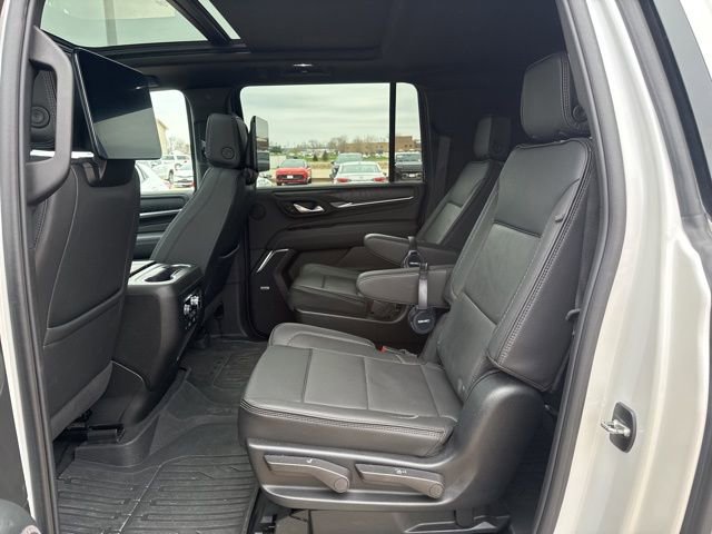 Used 2024 GMC Yukon XL Denali w/ Advanced Technology Package image 18
