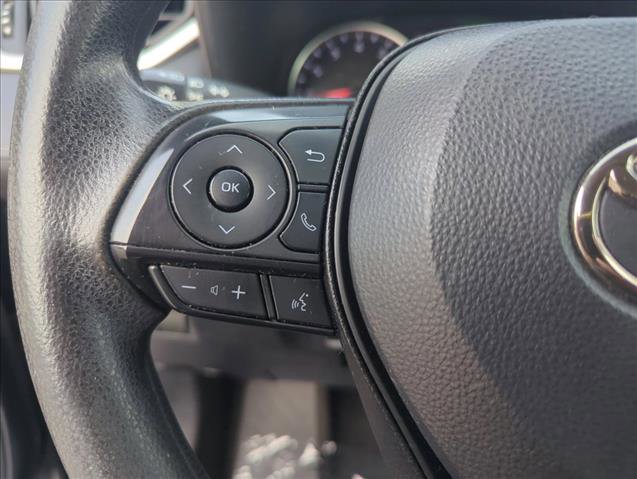 Used 2022 Toyota RAV4 LE image 11