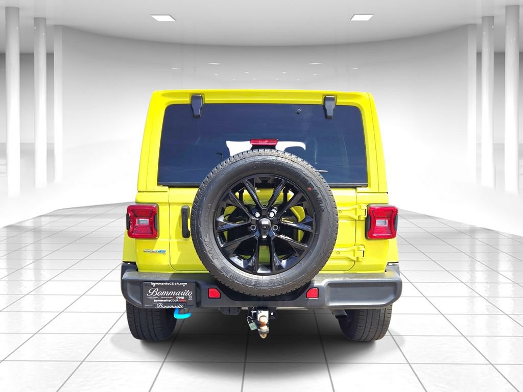 Used 2023 Jeep Wrangler Unlimited Sahara w/ Cold Weather Group AWD/4WD image 4