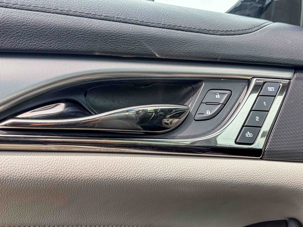 Used 2018 Cadillac CTS Luxury image 42