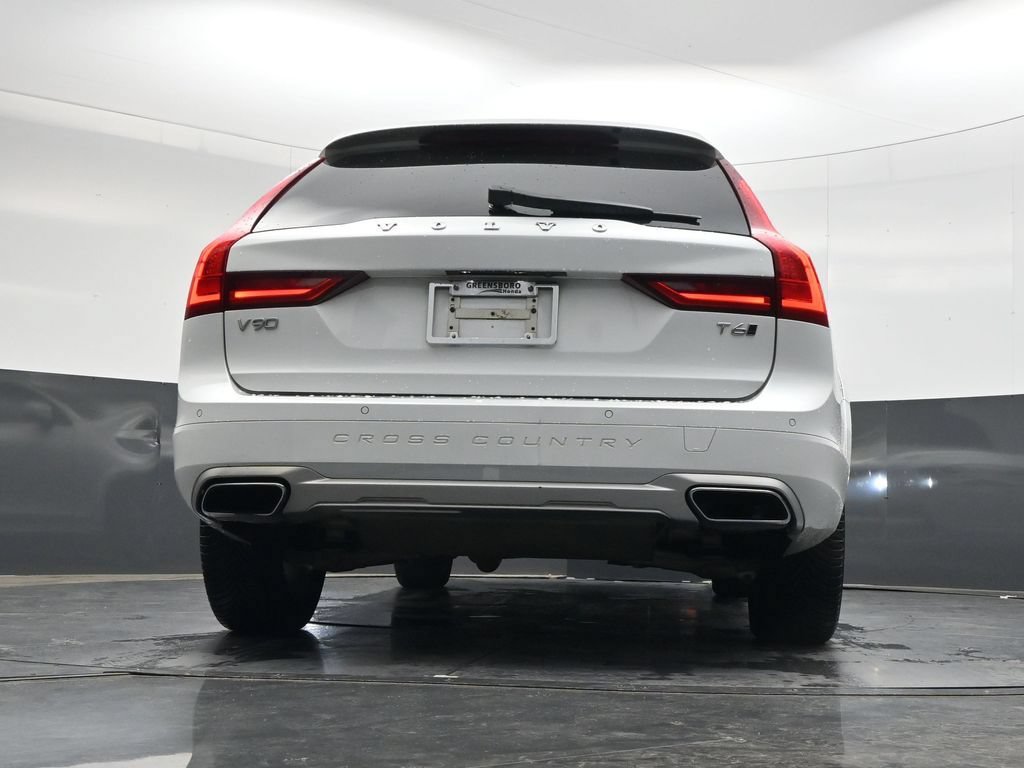 Used 2018 Volvo V90 T6 Cross Country w/ Convenience Package AWD/4WD image 35