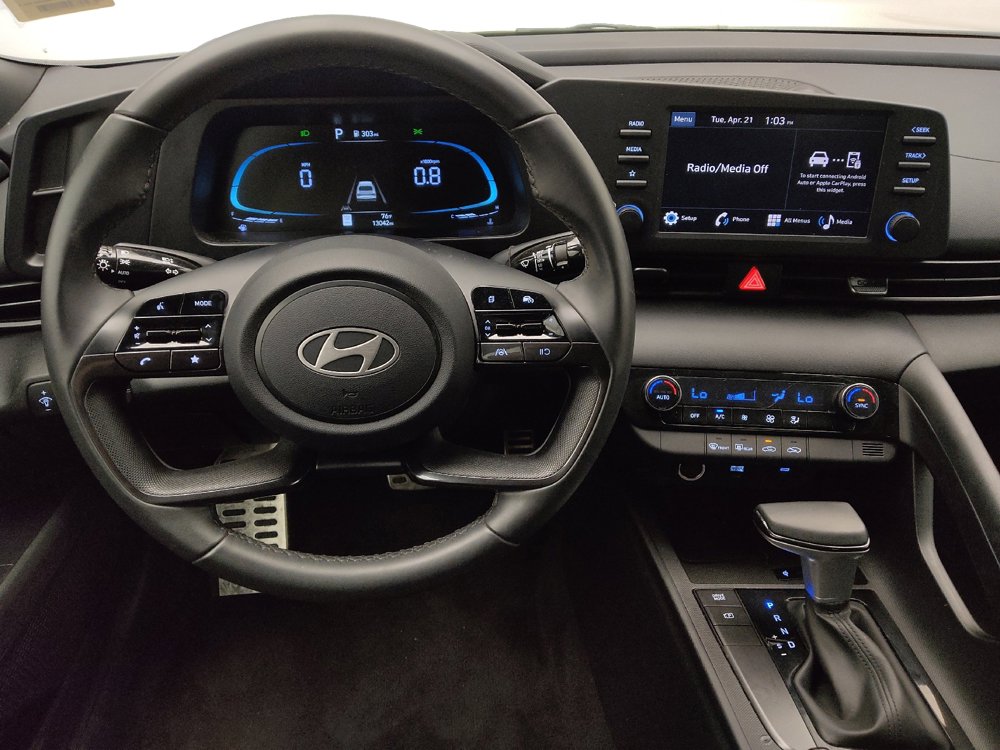 Used 2025 Hyundai Elantra Sport FWD image 22