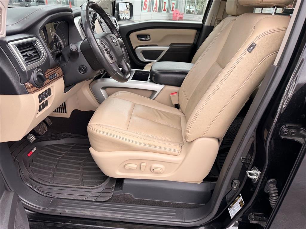 Used 2018 Nissan Titan SL image 13