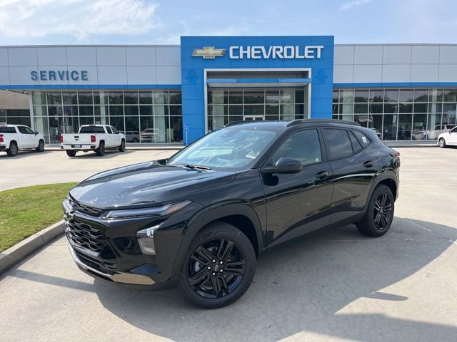 New 2026 Chevrolet Trax ACTIV FWD image 2