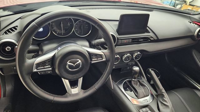 Used 2022 MAZDA MX-5 Miata RF Grand Touring RWD image 12