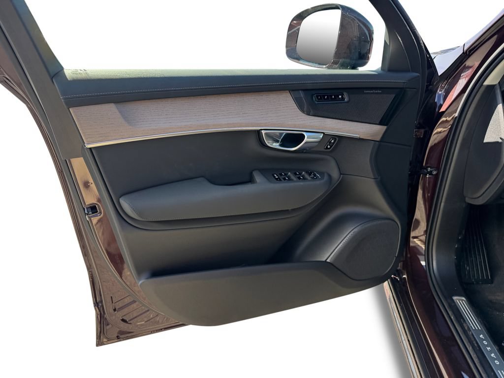 New 2026 Volvo XC90 B6 Plus w/ Protection Package Premier AWD/4WD image 9