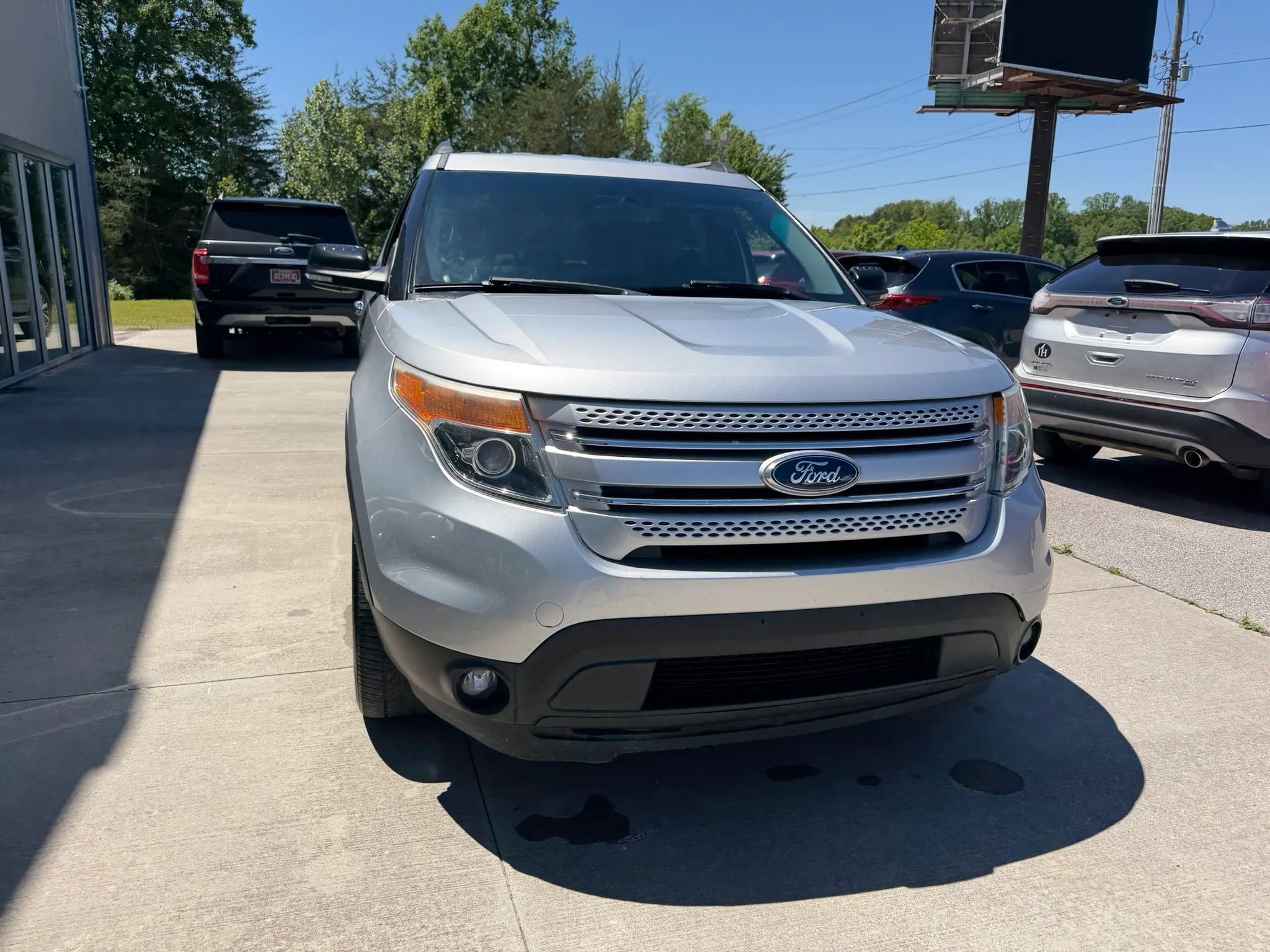 Used 2013 Ford Explorer XLT AWD/4WD image 27