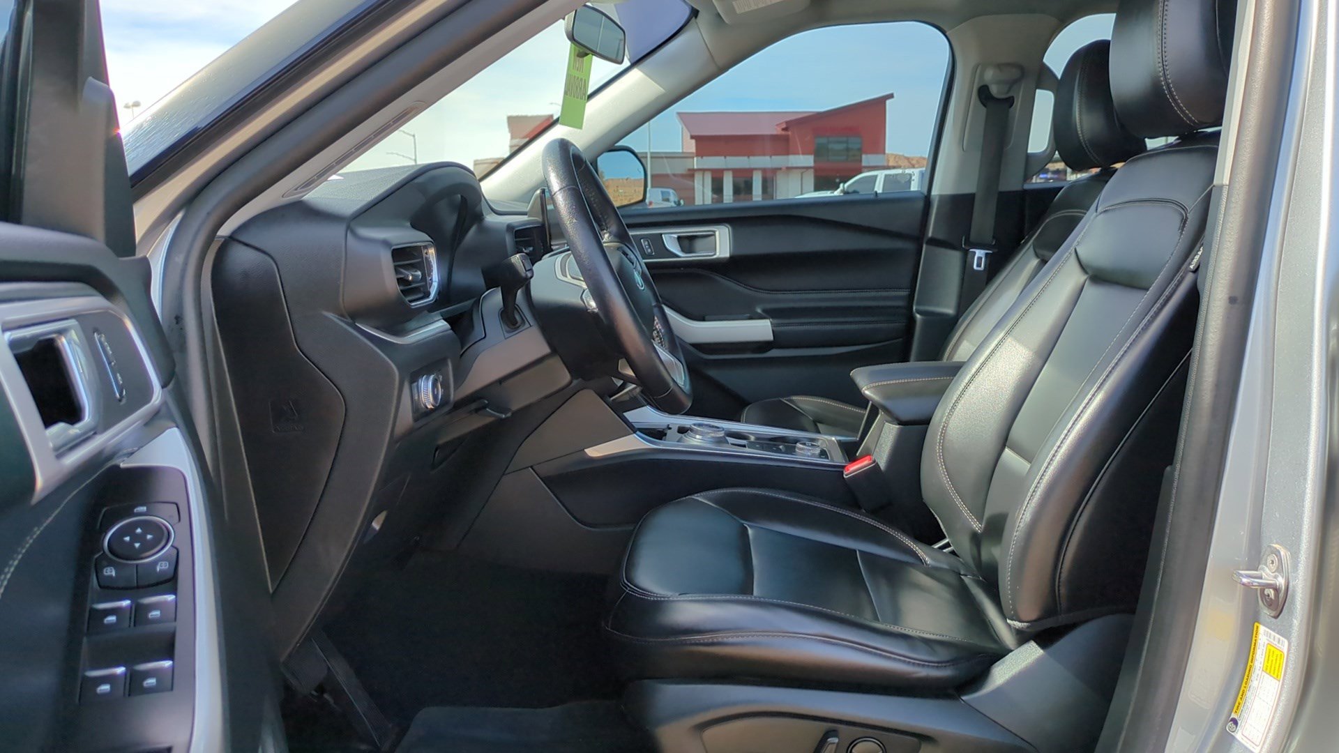 Used 2021 Ford Explorer XLT w/ Equipment Group 202A image 15