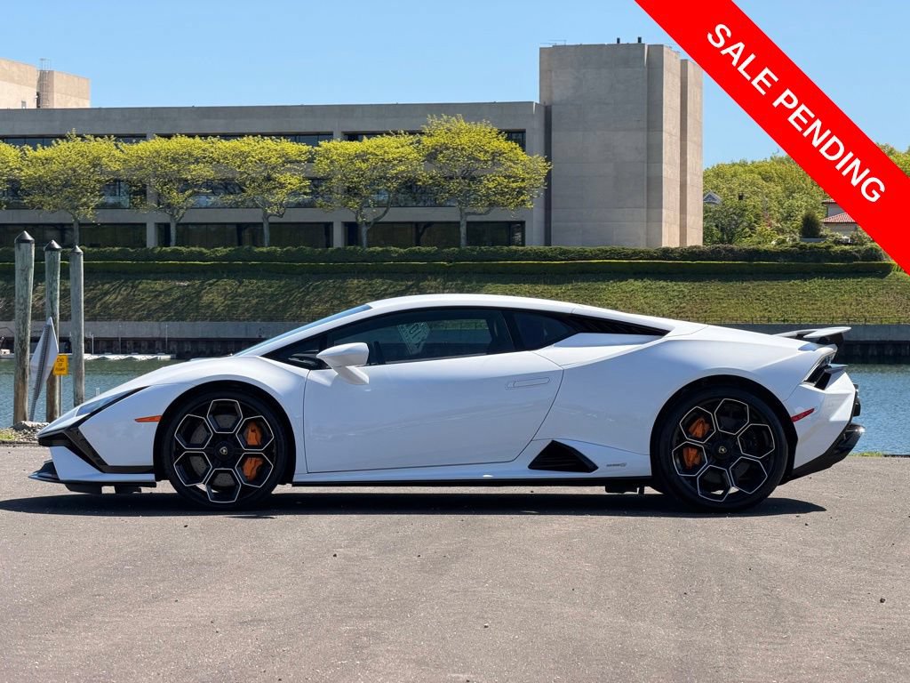Used 2023 Lamborghini Huracan Tecnica RWD image 2