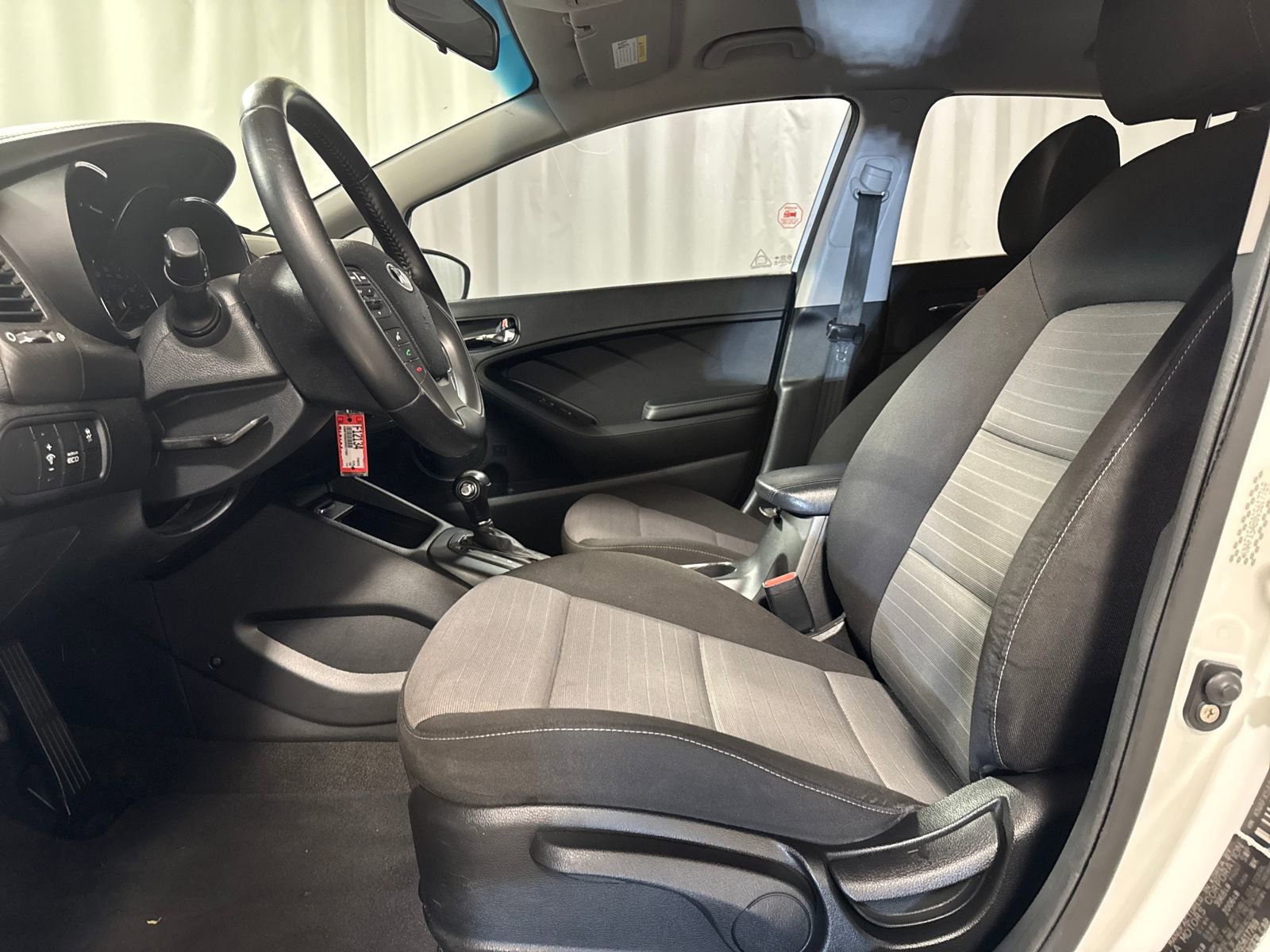 Used 2016 Kia Forte EX image 3