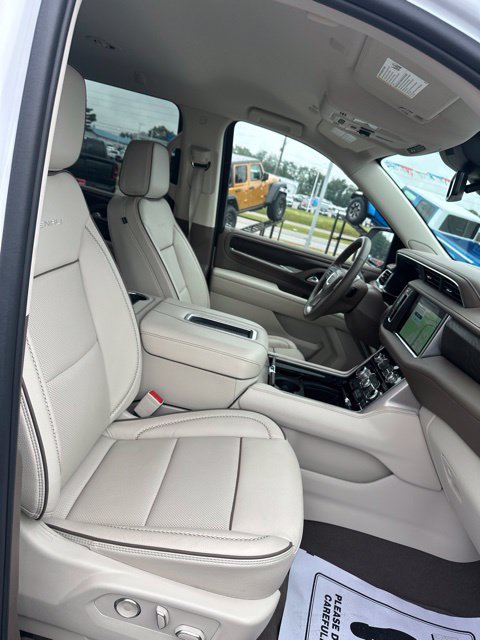 Used 2023 GMC Yukon XL Denali AWD/4WD image 28