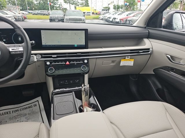 Used 2025 Hyundai Tucson Limited AWD/4WD image 18
