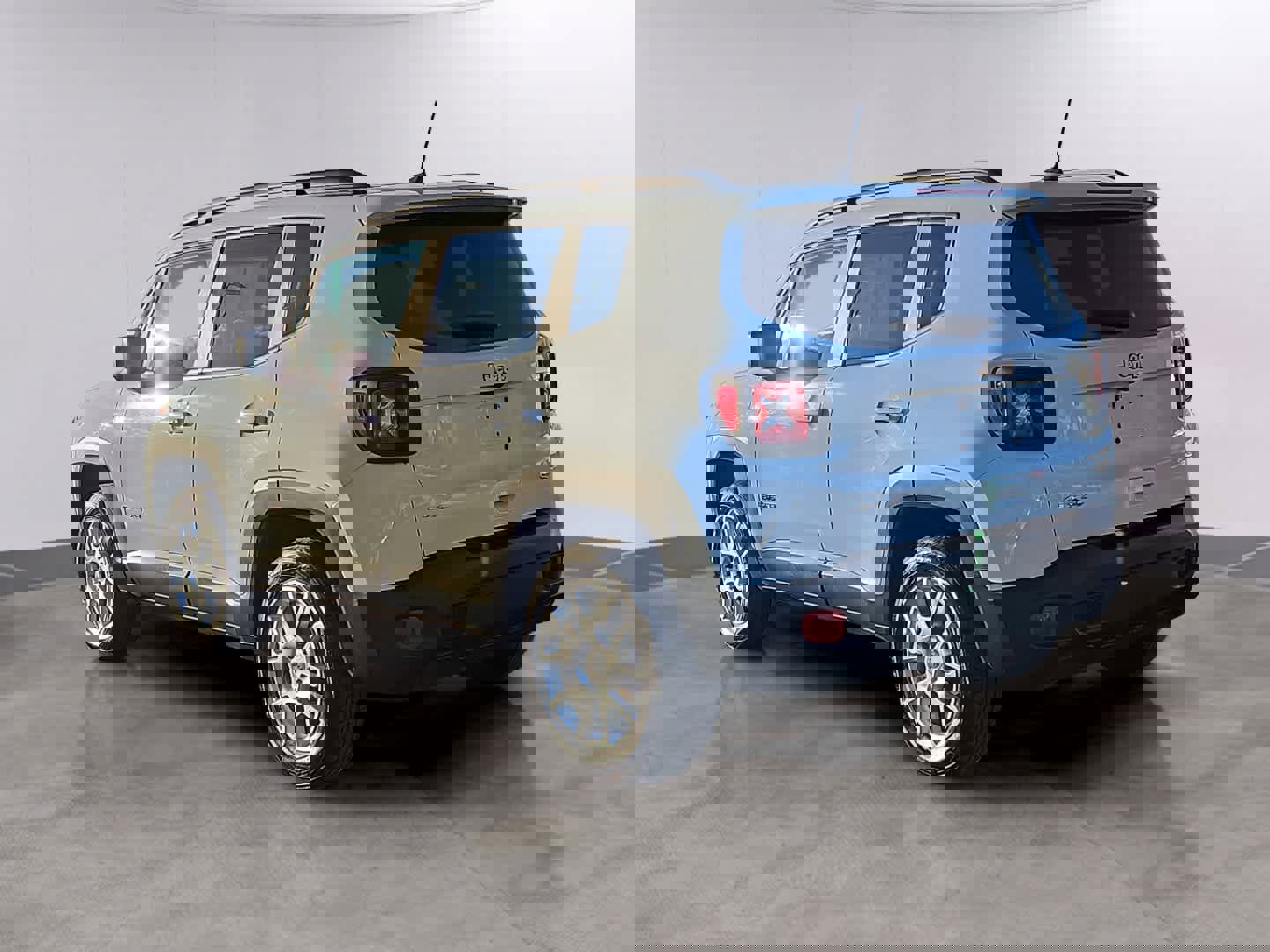 Used 2022 Jeep Renegade Latitude w/ Convenience Group AWD/4WD image 6