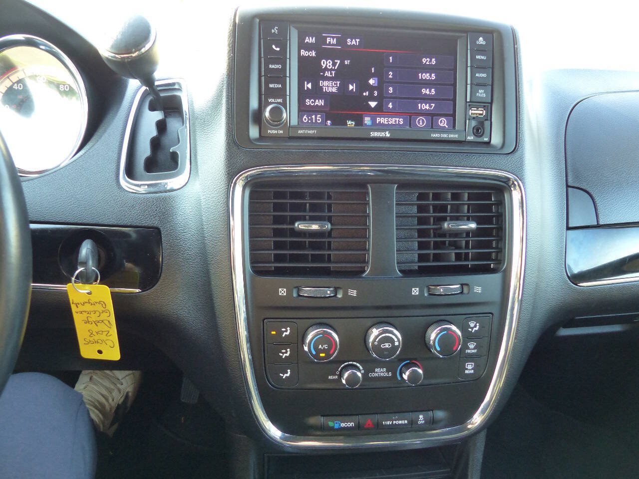 Used 2018 Dodge Grand Caravan SXT w/ Blacktop Package FWD image 28