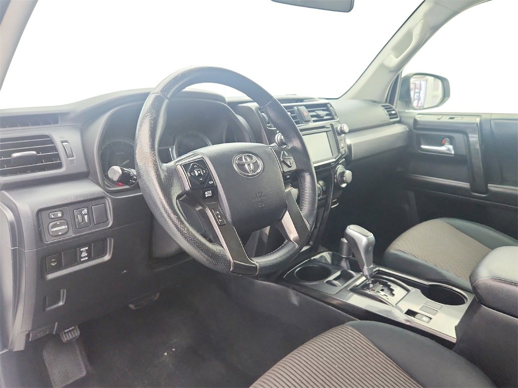 Used 2014 Toyota 4Runner Limited image 10