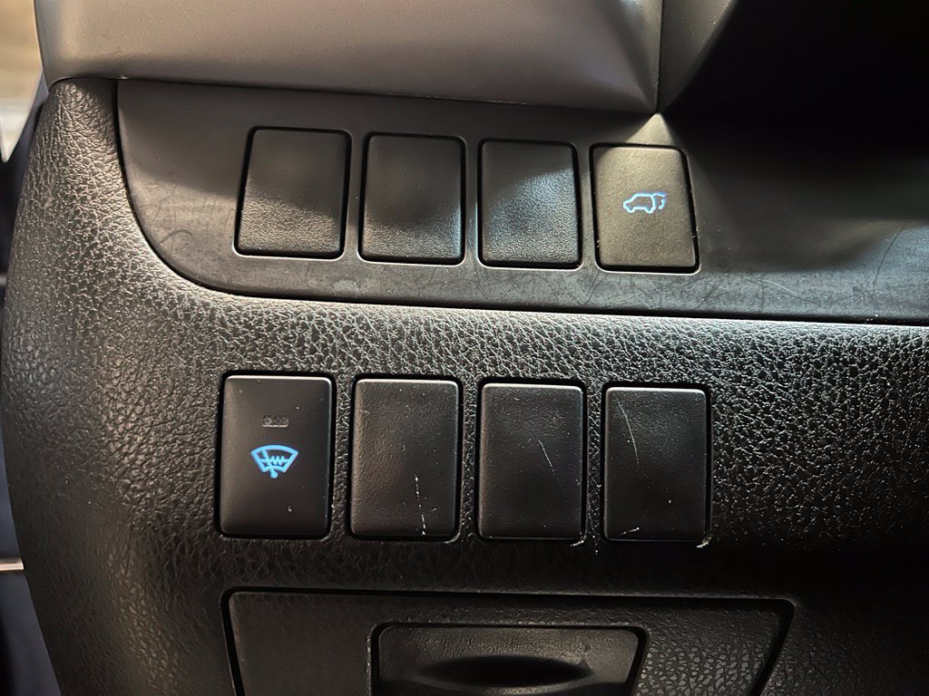 Used 2015 Toyota Highlander XLE AWD/4WD image 39