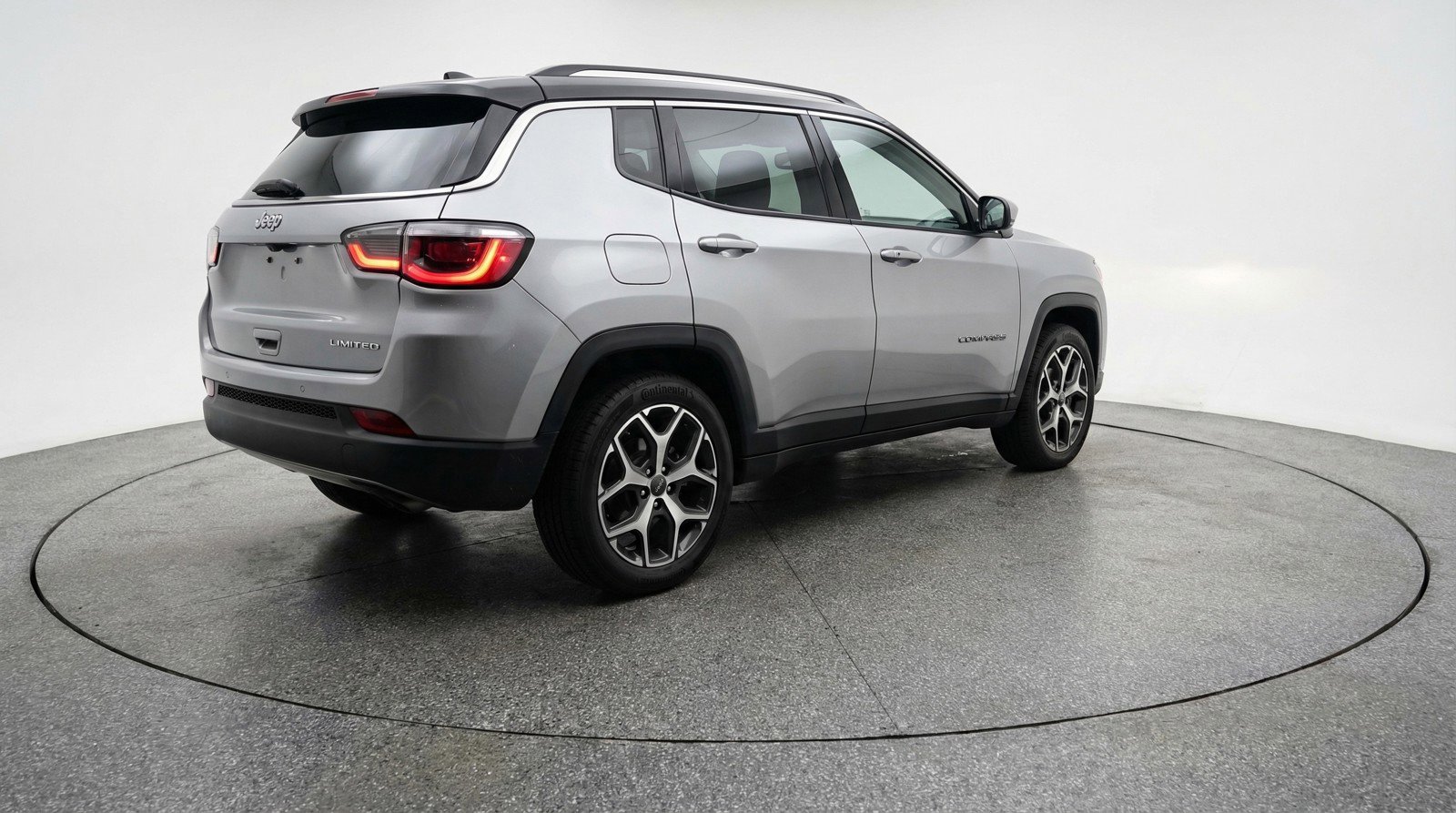 Used 2025 Jeep Compass Limited AWD/4WD image 9