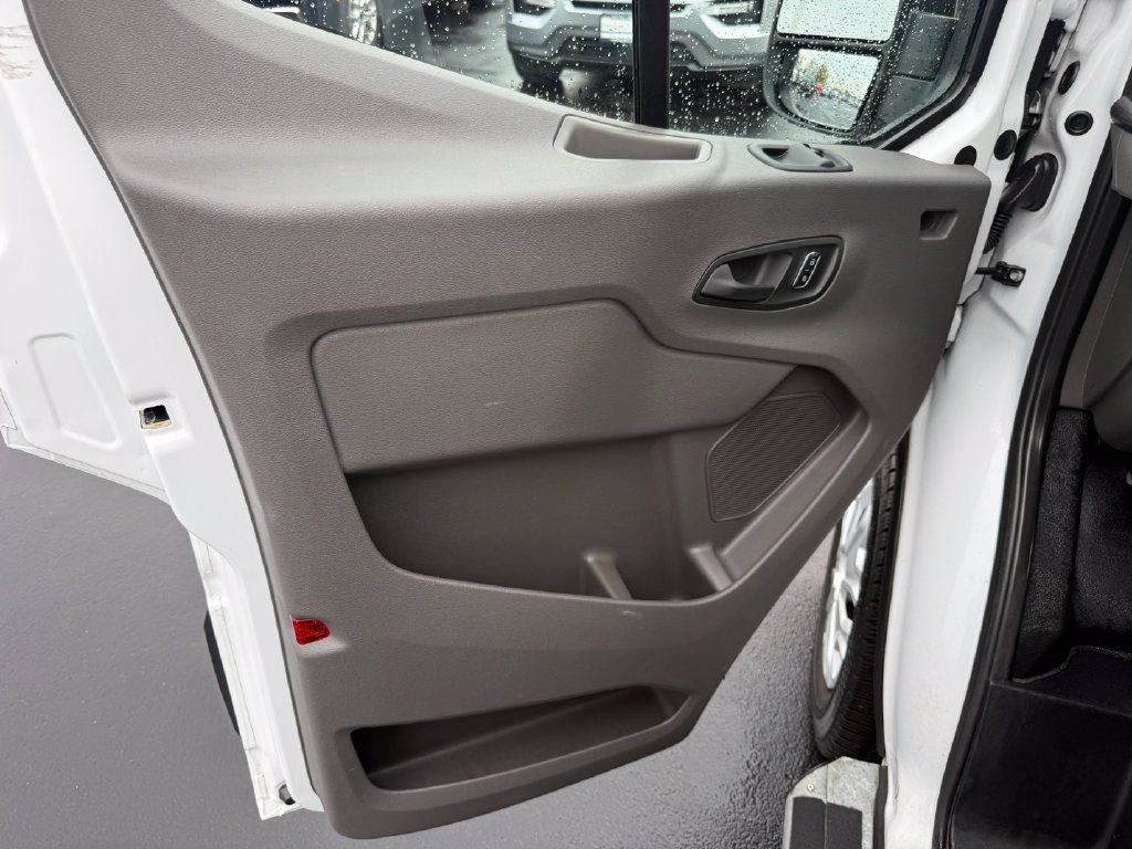 Certified 2025 Ford Transit 250 Low Roof w/ Exterior Upgrade Package RWD image 13