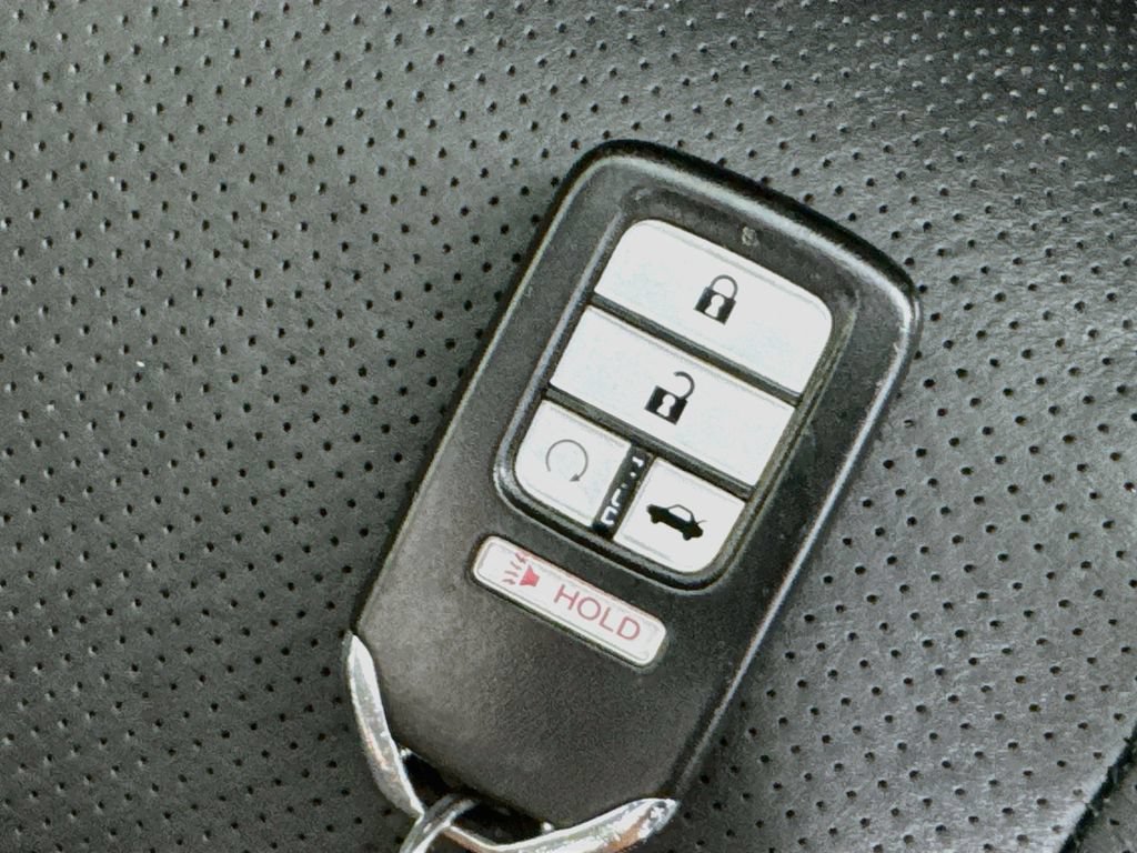 Used 2018 Honda Civic Touring image 36