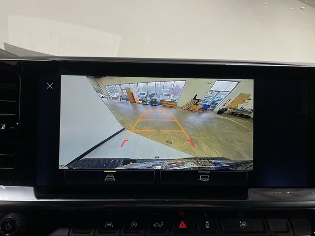 New 2026 Chevrolet Silverado 1500 LT w/ LPO, Liner Protection Package AWD/4WD image 17