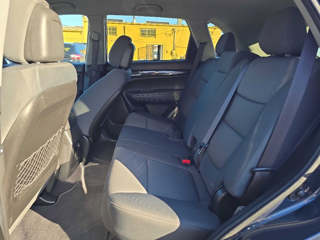 Used 2013 Kia Sorento LX image 24