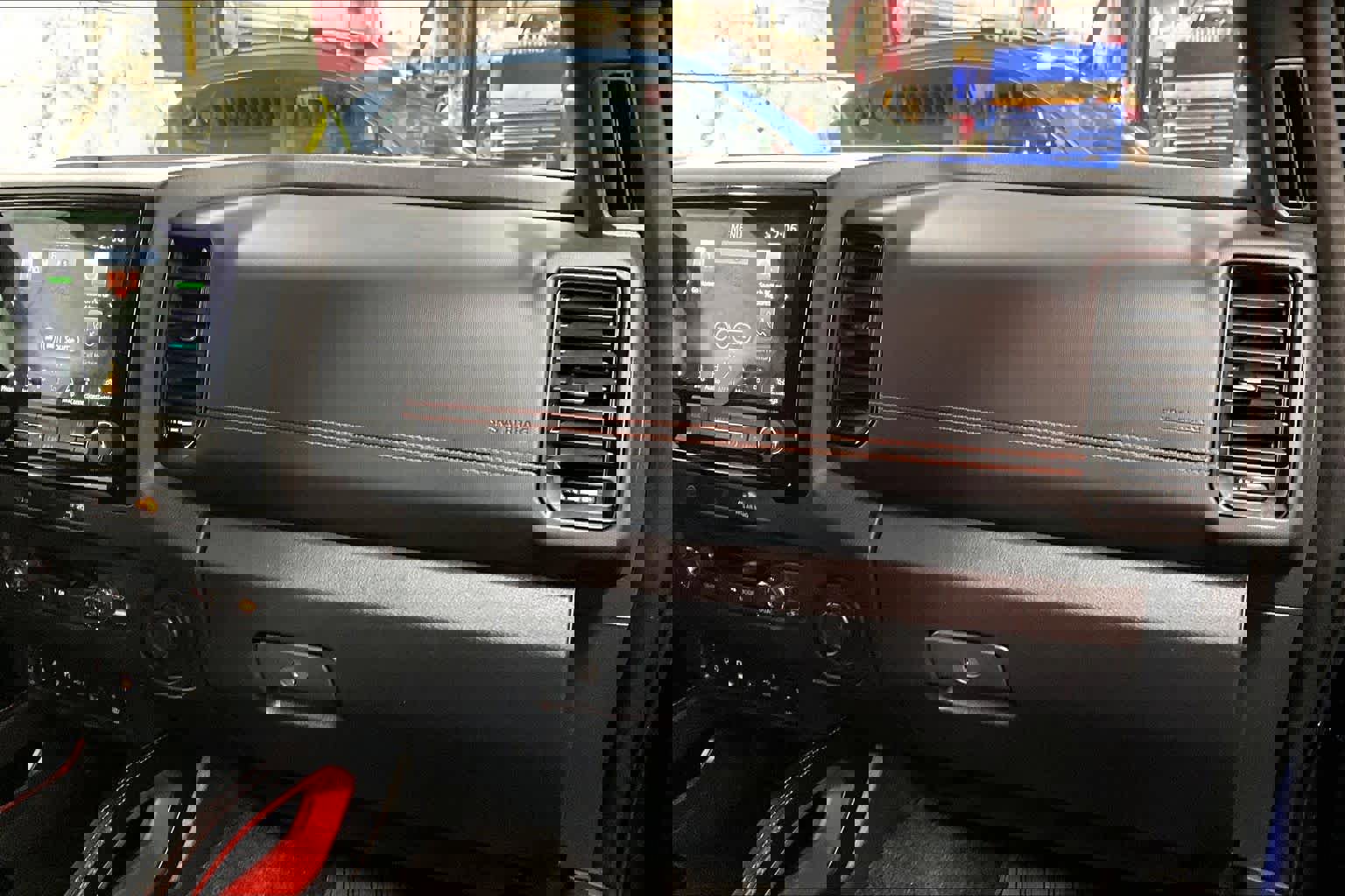 Used 2024 Nissan Frontier PRO-4X w/ Pro Convenience Package image 16