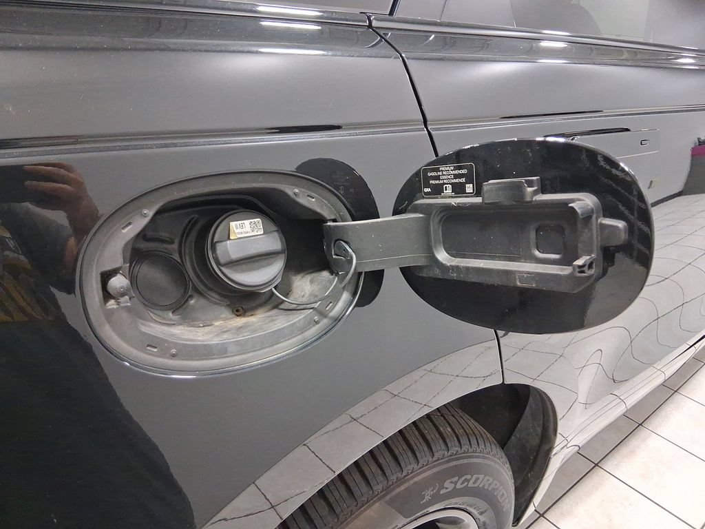 Used 2025 Land Rover Range Rover Velar Dynamic SE AWD/4WD image 45