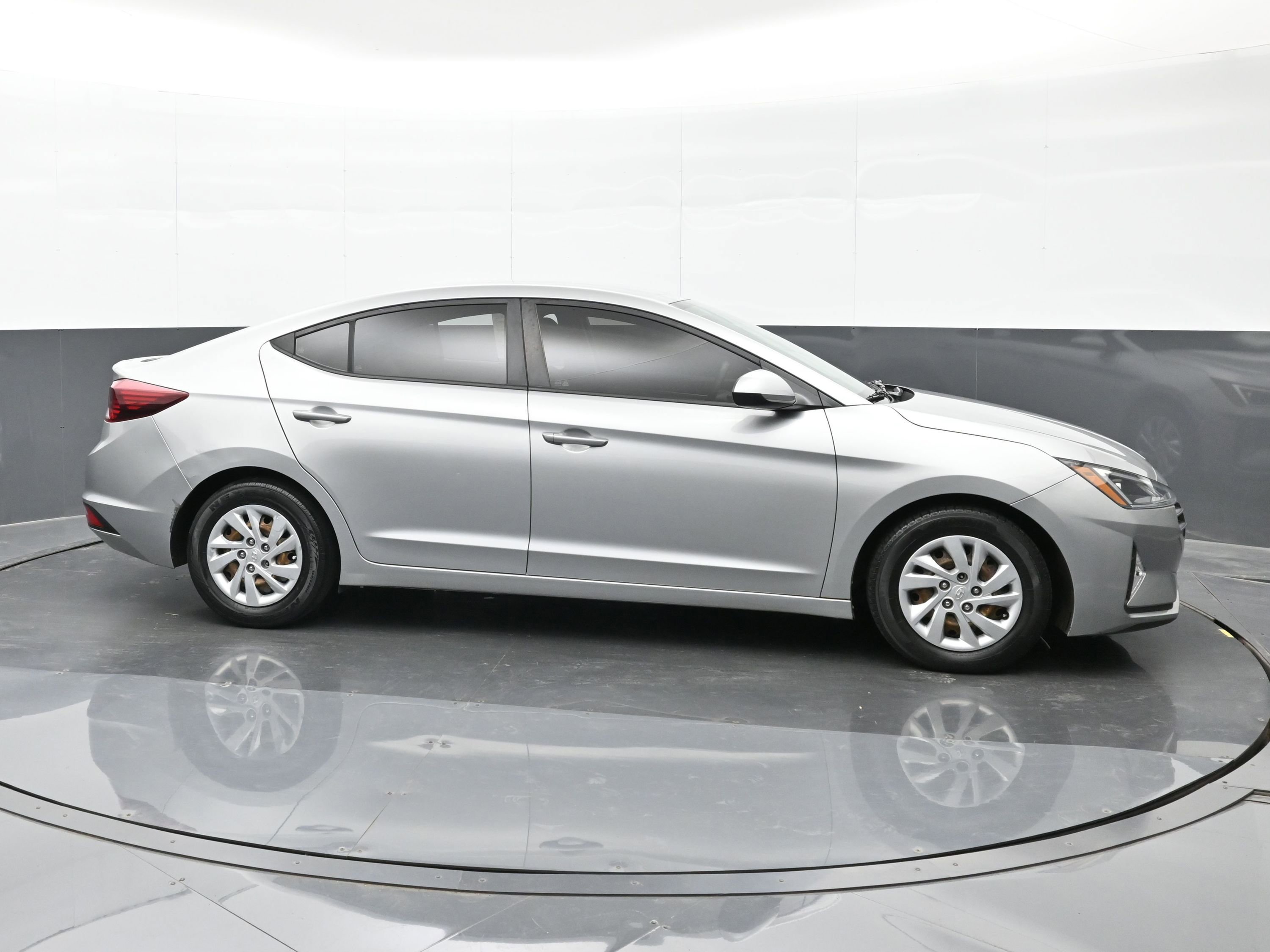Used 2020 Hyundai Elantra SE image 7