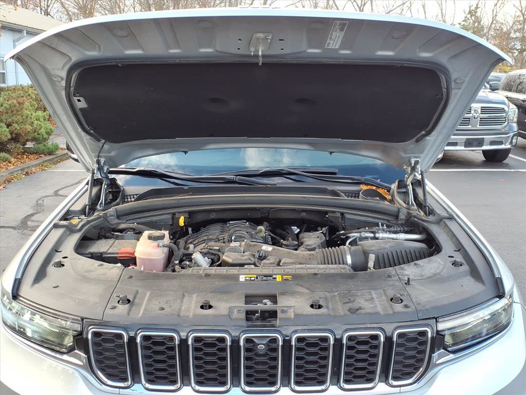 Certified 2024 Jeep Grand Cherokee L Limited w/ Luxury Tech Group II image 25