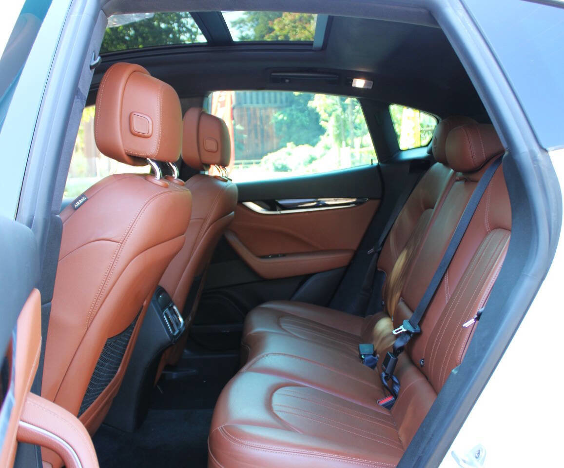 Used 2020 Maserati Levante image 37