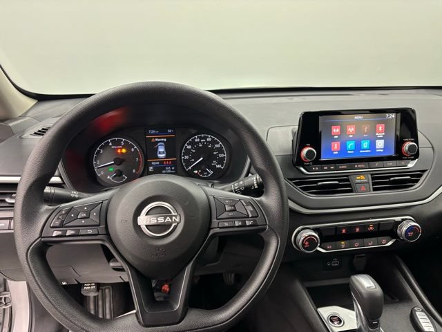 Used 2024 Nissan Altima 2.5 S FWD image 14