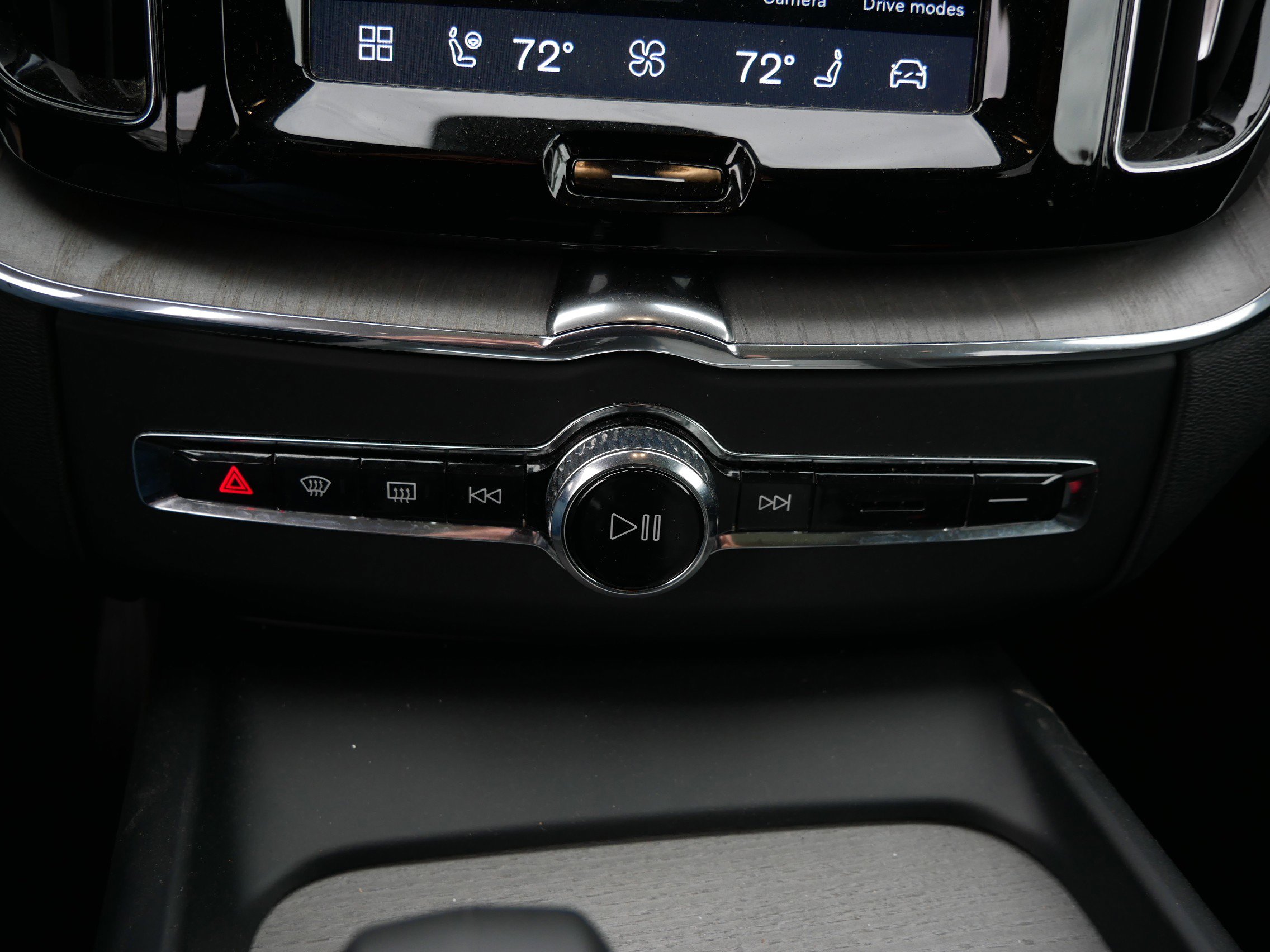 Used 2025 Volvo XC60 B5 Plus w/ Climate Package AWD/4WD image 23