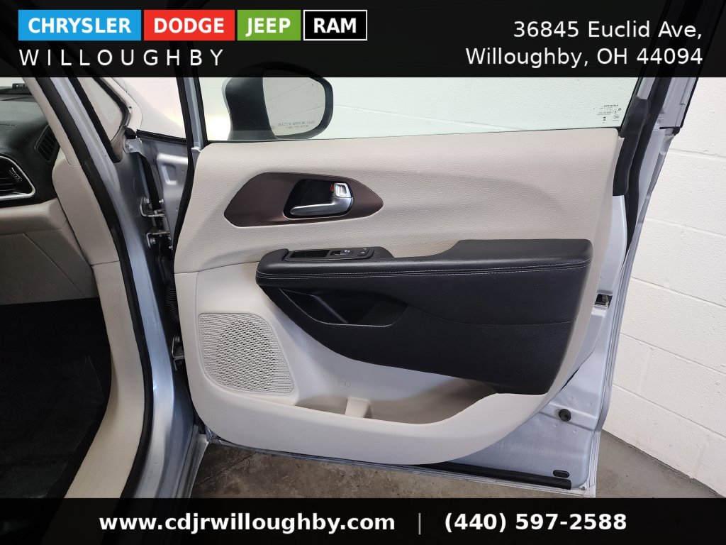 Used 2023 Chrysler Voyager LX FWD image 32