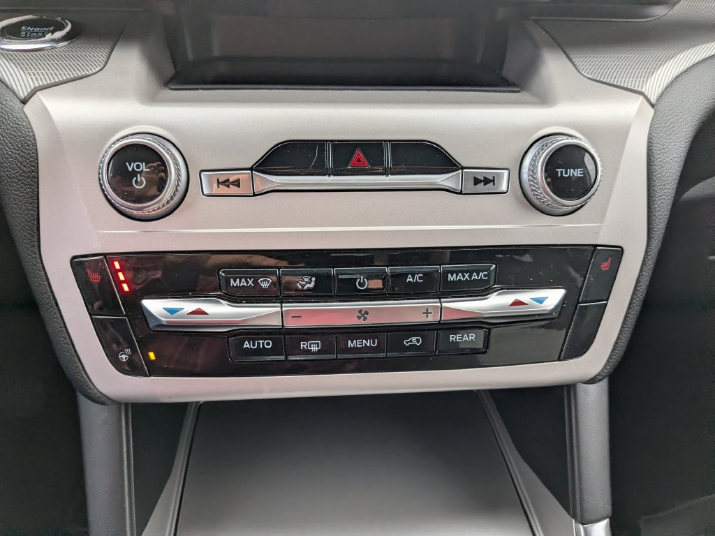 Used 2023 Ford Explorer XLT w/ Equipment Group 202A AWD/4WD image 3