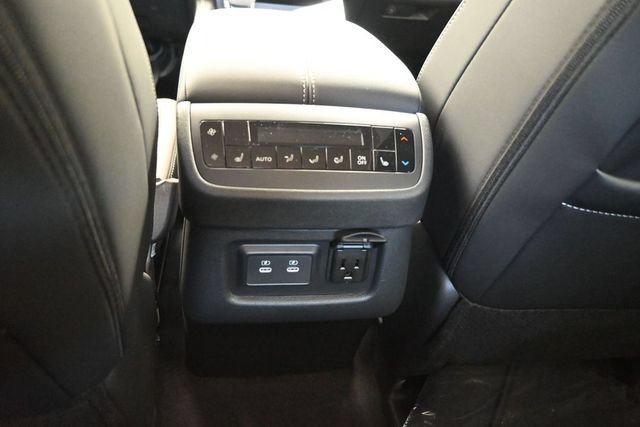 Used 2026 Nissan Pathfinder Platinum FWD image 25