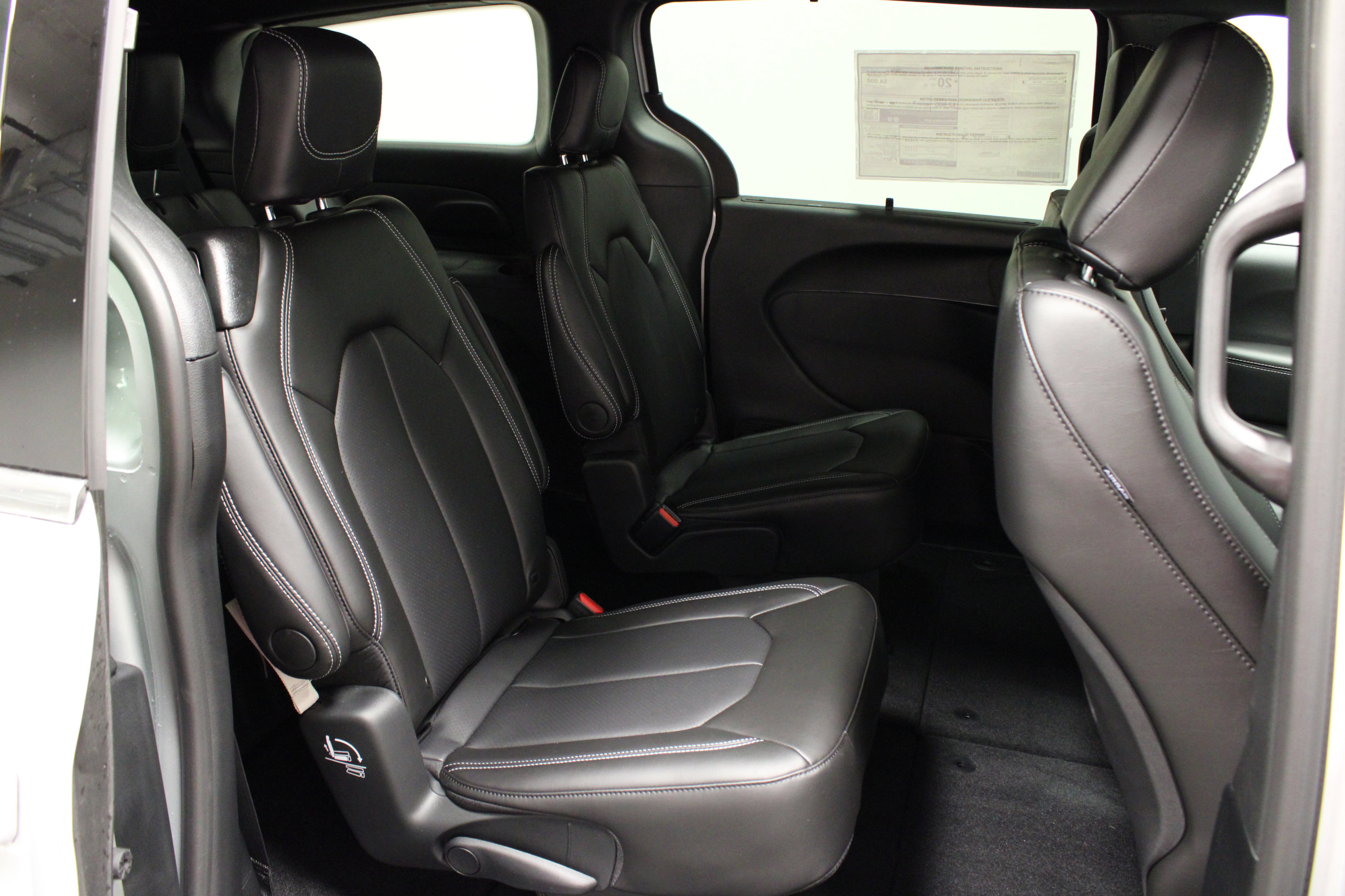 New 2026 Chrysler Pacifica Select AWD/4WD image 15