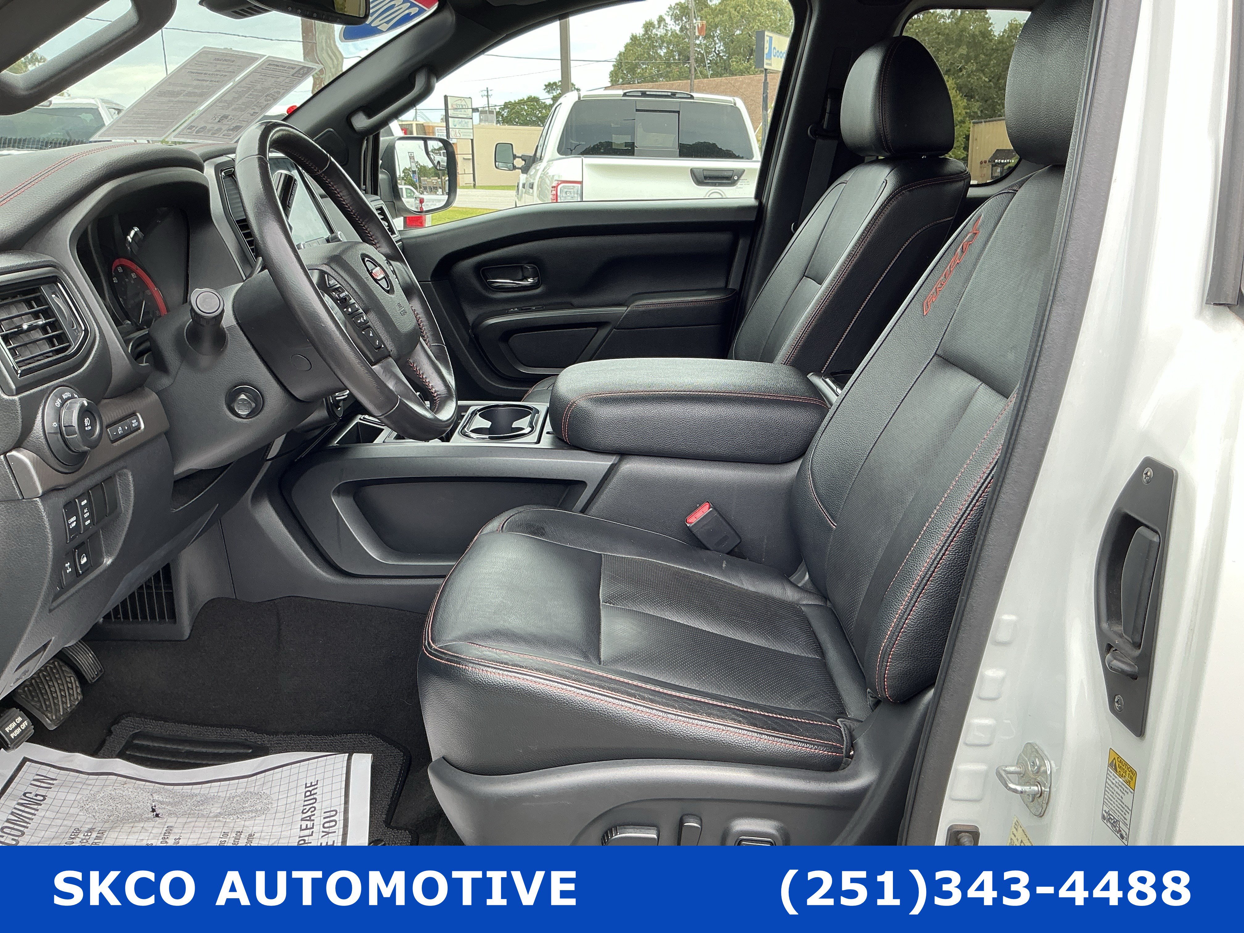 Used 2020 Nissan Titan PRO-4X w/ Pro-4x Convenience Package AWD/4WD image 13