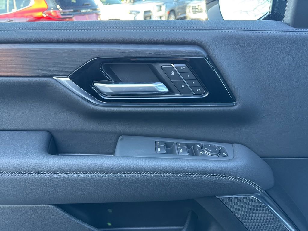 New 2026 GMC Yukon XL Denali w/ Sun & Power Step Package image 13