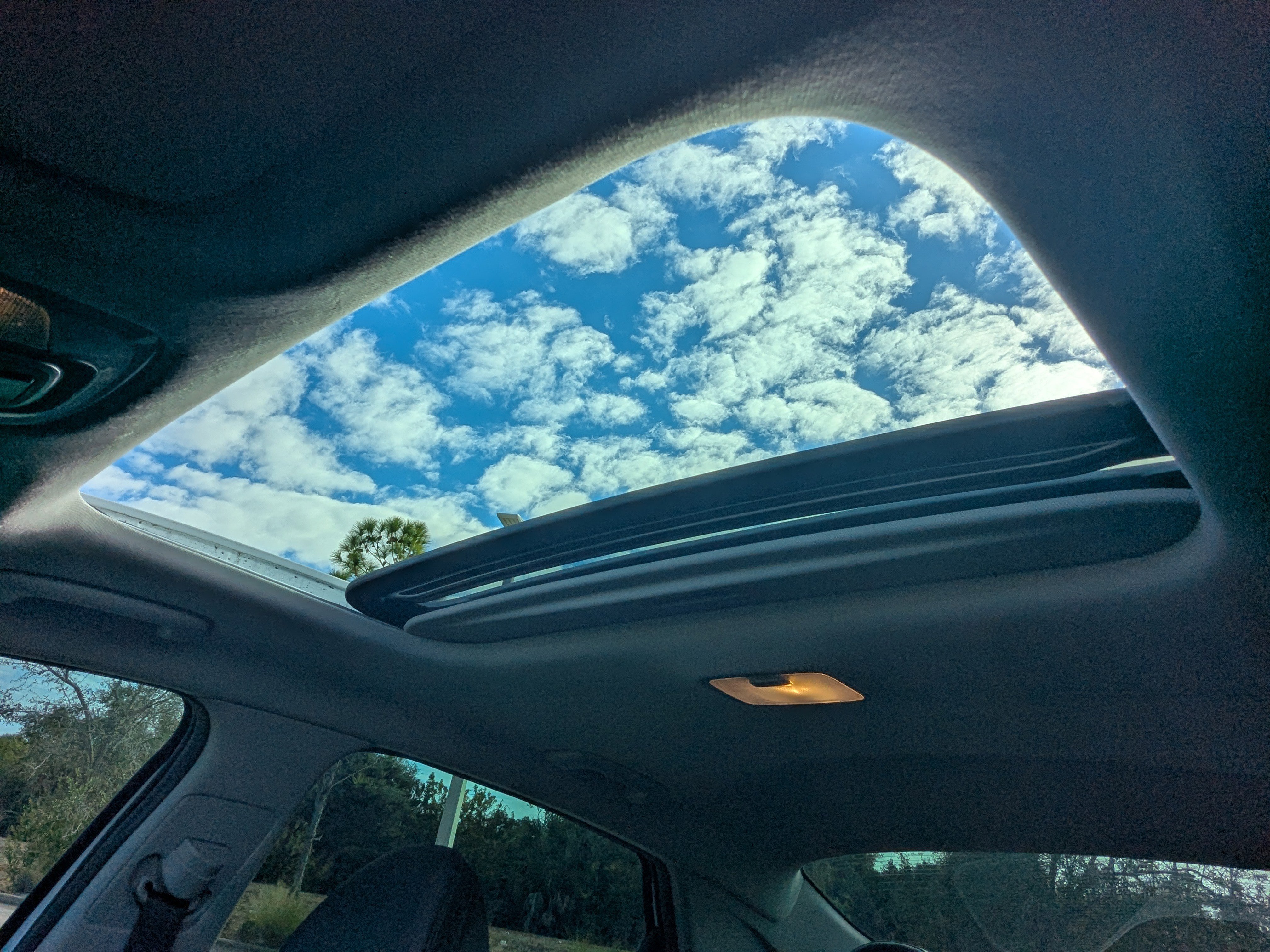 Used 2023 Hyundai Elantra Limited image 21