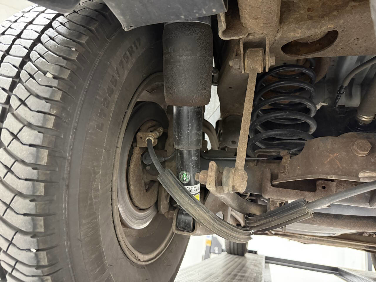 Used 2004 Cadillac Escalade AWD image 33