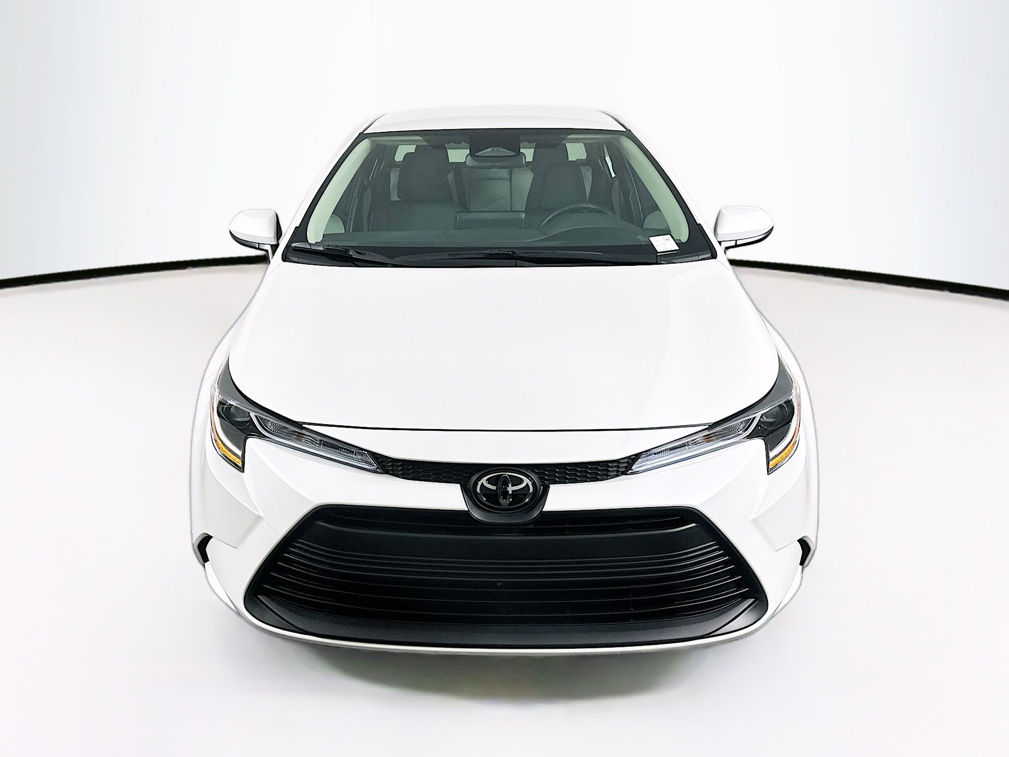 Used 2026 Toyota Corolla LE image 2