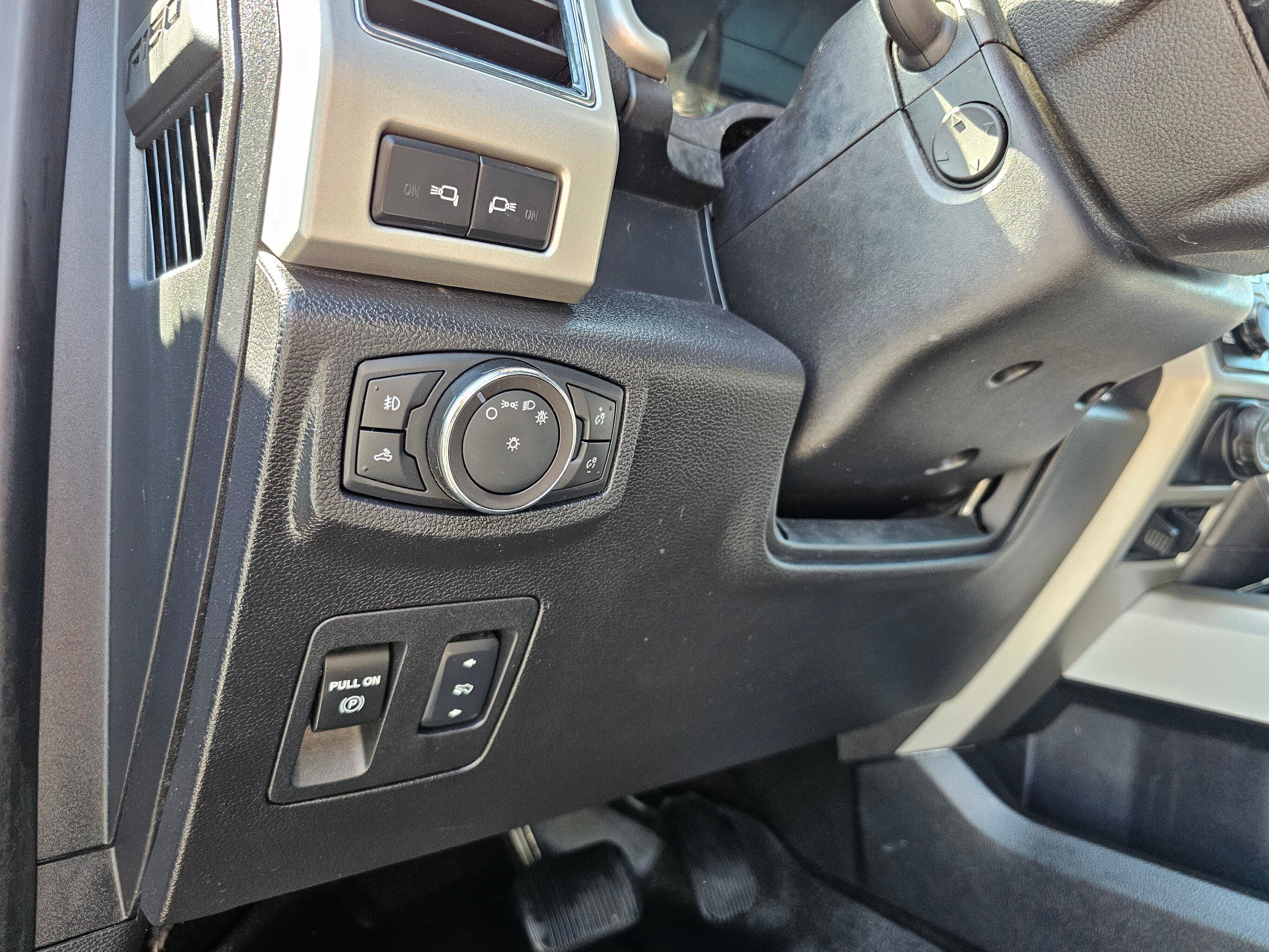 Used 2018 Ford F150 Lariat w/ Equipment Group 502A Luxury AWD/4WD image 21