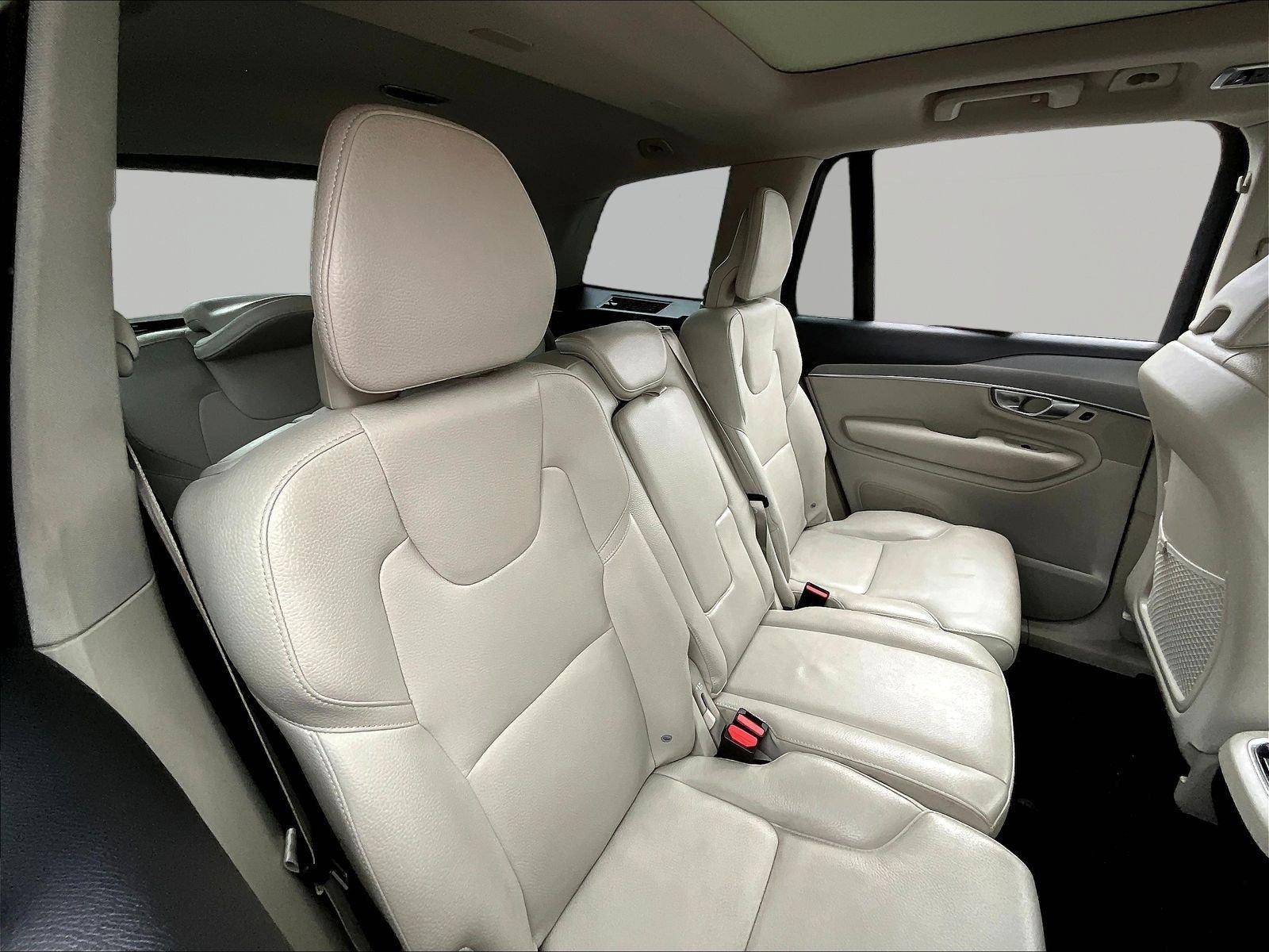 Used 2022 Volvo XC90 T5 Momentum AWD/4WD image 25